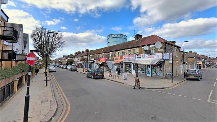 3 Bedroom Flat To Rent In Dudley Road, Southall UB2