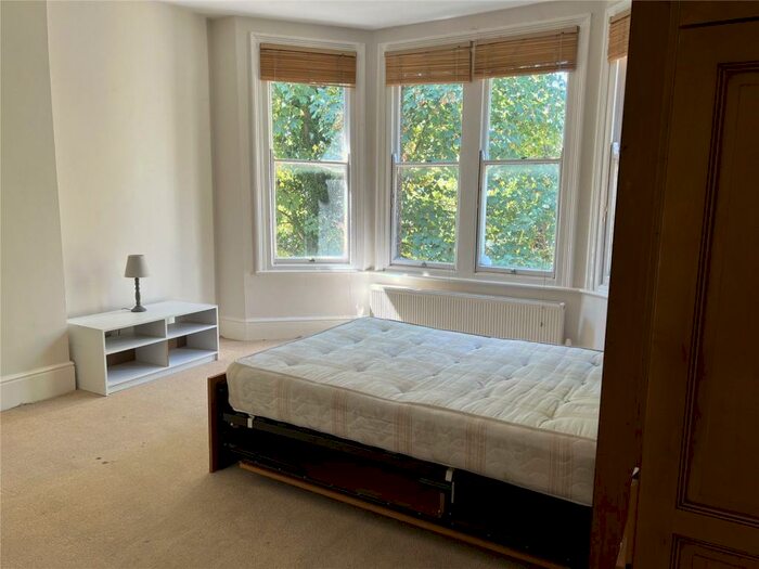 Apartment To Rent In Bromley Road, London, SE6