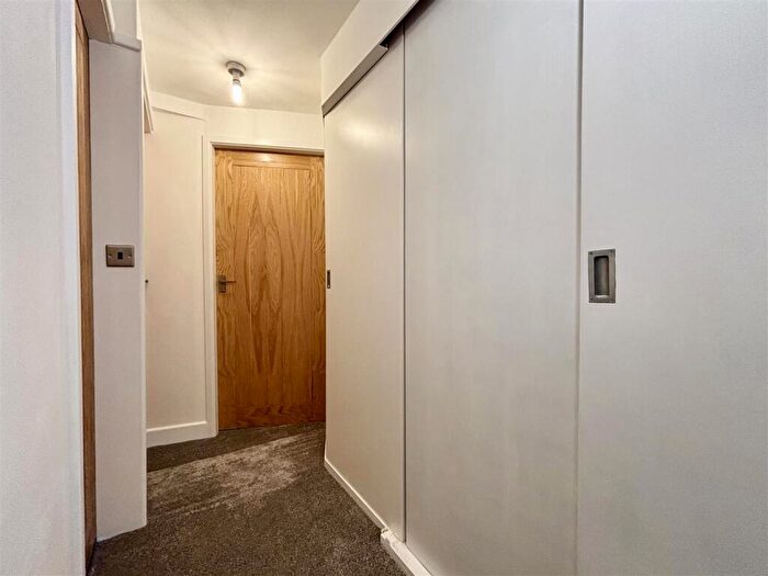 2 Bedroom Terraced House For Sale In School Ridge, Thornton, Bradford, BD13