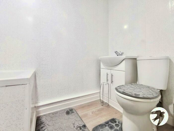1 Bedroom House To Rent In Collindale Avenue, Erith, DA8