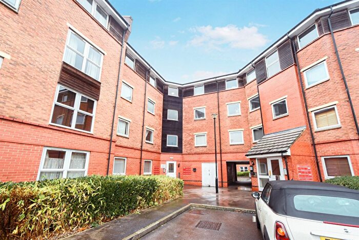 2 Bedroom Flat For Sale In Yersin Court, Swindon, SN1