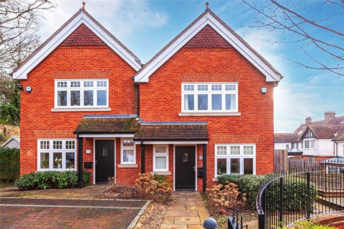 2 Bedroom Semi Detached House For Sale In High Street, Wargrave, Berkshire, RG10