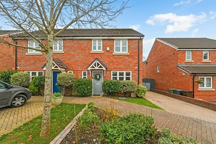 3 Bedroom Semi-Detached House For Sale In Stalls Road, Andover, SP11