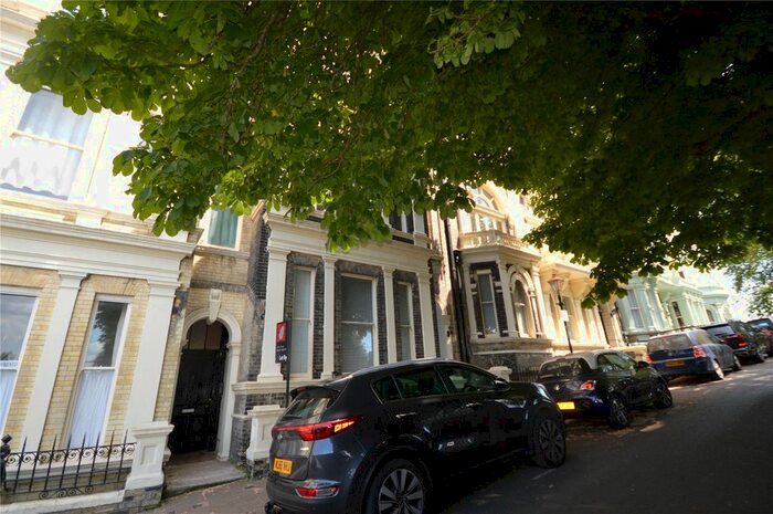 Studio To Rent In Castle Hill, Rochester, Kent, ME1