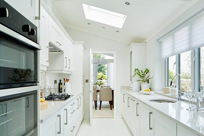 2 Bedroom Park Home For Sale In St Regis Park, Bassetsbury Lane, High Wycombe, Buckinghamshire, HP11