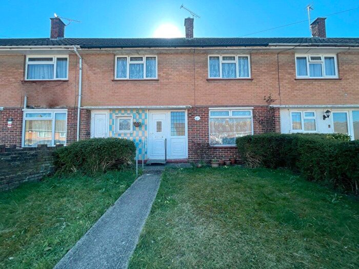 3 Bedroom Terraced House For Sale In Medhurst Crescent, Gravesend, Kent, DA12