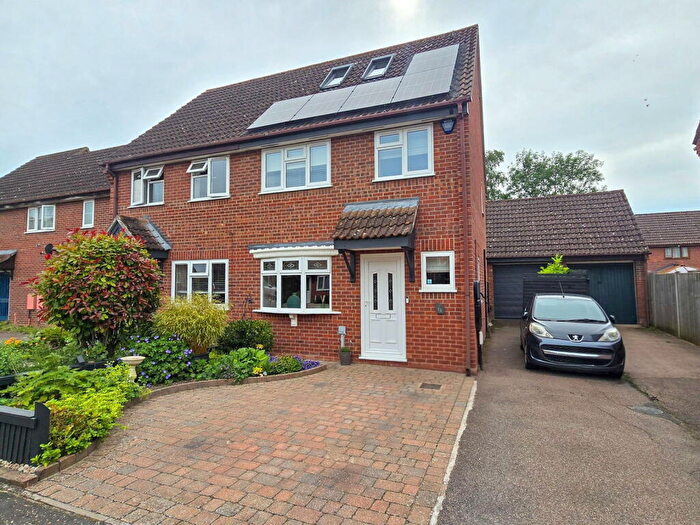 4 Bedroom Semi-Detached House For Sale In Marwood Close, Wymondham, NR18