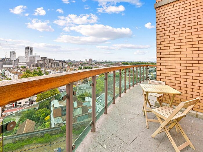 3 Bedroom Flat To Rent In Chelsea Village, Fulham Road, SW6