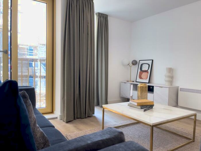 2 Bedroom Apartment To Rent In Flat :: The Quarters, Spear Street, M1