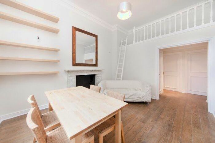 2 Bedroom Flat To Rent In Westbourne Grove, London, W2