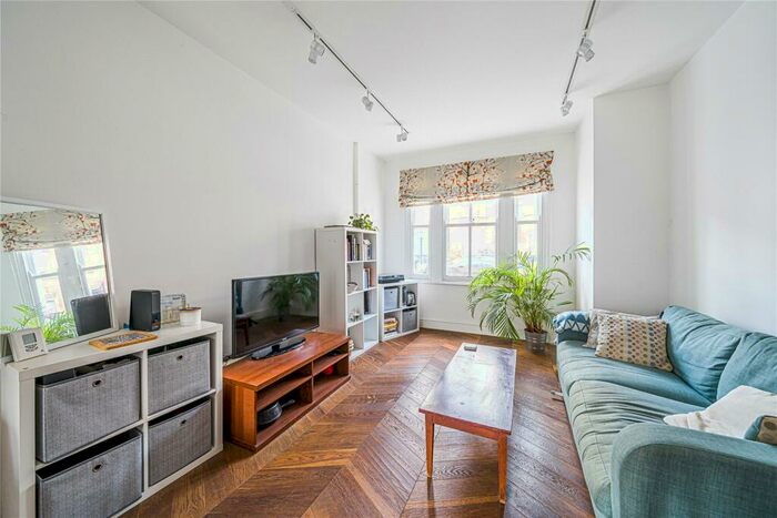 3 Bedroom Terraced House To Rent In Langham Road, Harringay, London, N15