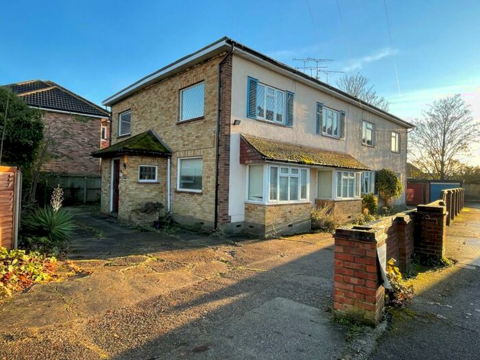 2 Bedroom Flat To Rent In London Road, Hadleigh, SS7