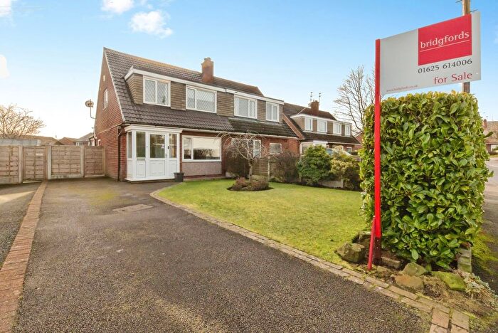 3 Bedroom Semi Detached House For Sale In Fitz Close, Macclesfield, Cheshire, SK10