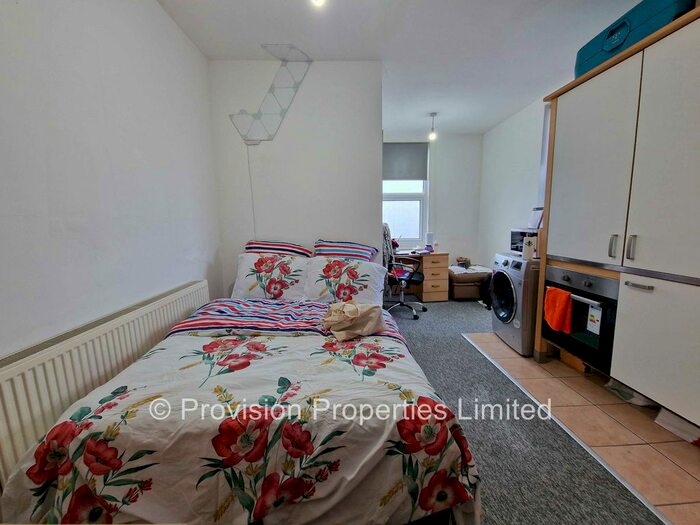 1 Bedroom Flat To Rent In Hyde Park Road, Leeds, LS6