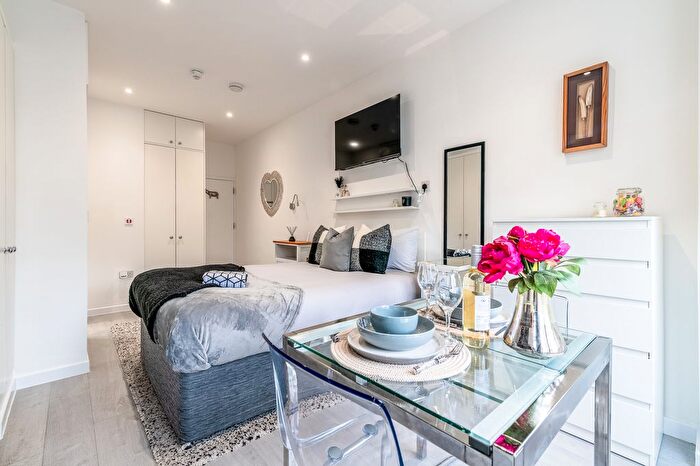 Studio To Rent In Lowlands Road, Harrow, HA1