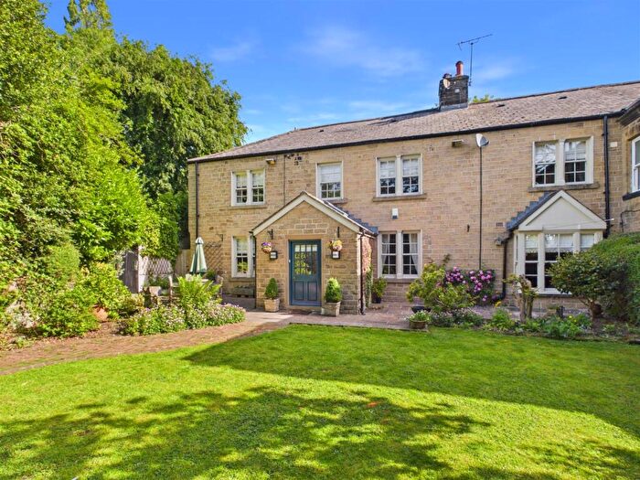 4 Bedroom Character Property For Sale In School Lane, Grenoside, Sheffield, S35