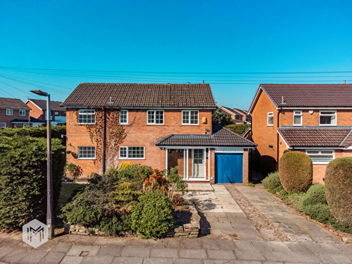 4 Bedroom Detached House For Sale In Whitecroft Drive, Bury, Greater Manchester, Gb, BL8