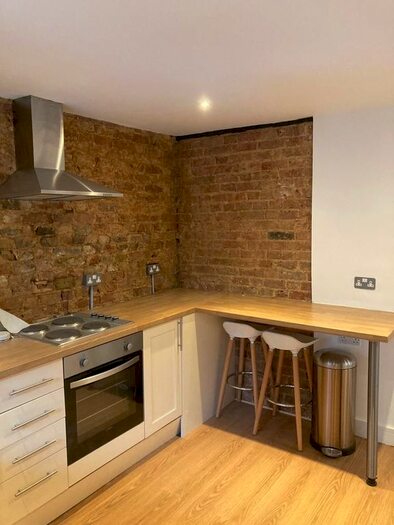 2 Bedroom Maisonette To Rent In Tring Close, Ilford, IG2