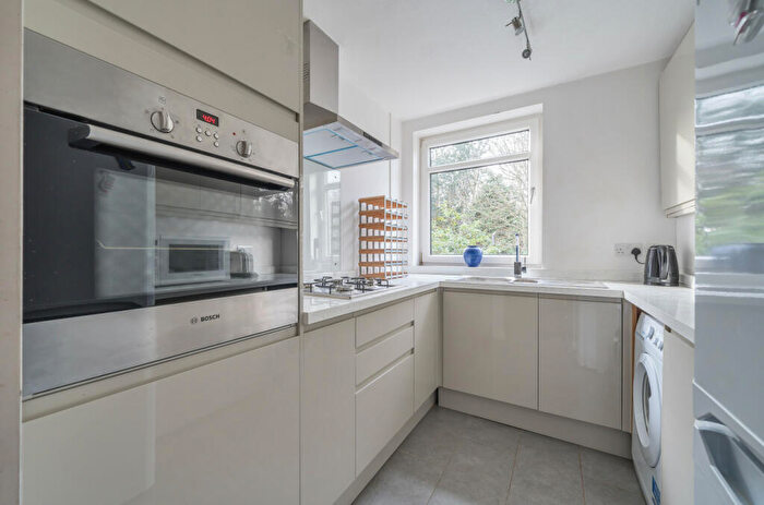 2 Bedroom Apartment To Rent In Kemnal Road, Chislehurst, BR7