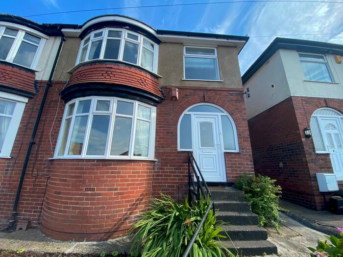 3 Bedroom Semi-Detached House To Rent In Mount Park Avenue, Scarborough, YO12