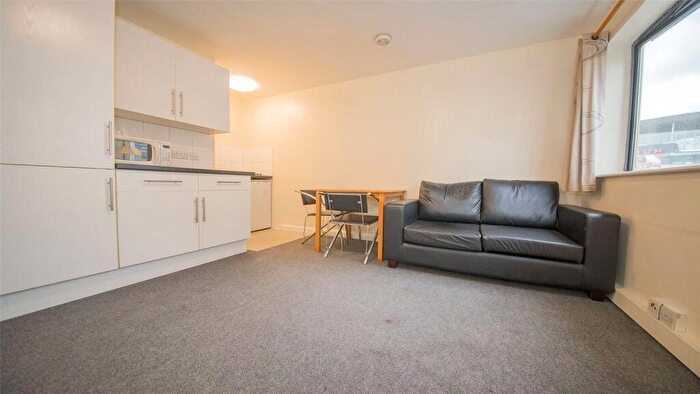 Apartment To Rent In Hornsey Road, Holloway, London, N7