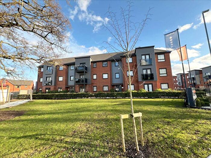 2 Bedroom Flat To Rent In Shepherds Green Road, Solihull, B90