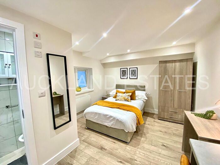 Studio To Rent In Oakmere Avenue, Potters Bar, EN6