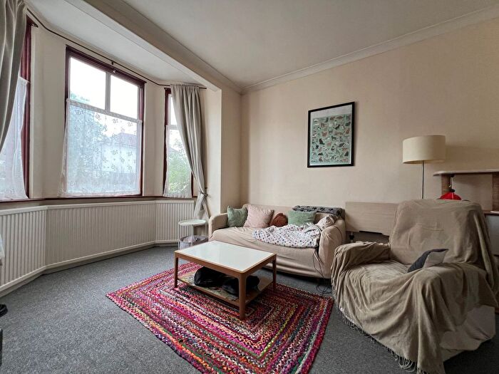 3 Bedroom Semi-Detached House To Rent In Raynham Terrace, Edmonton, N18