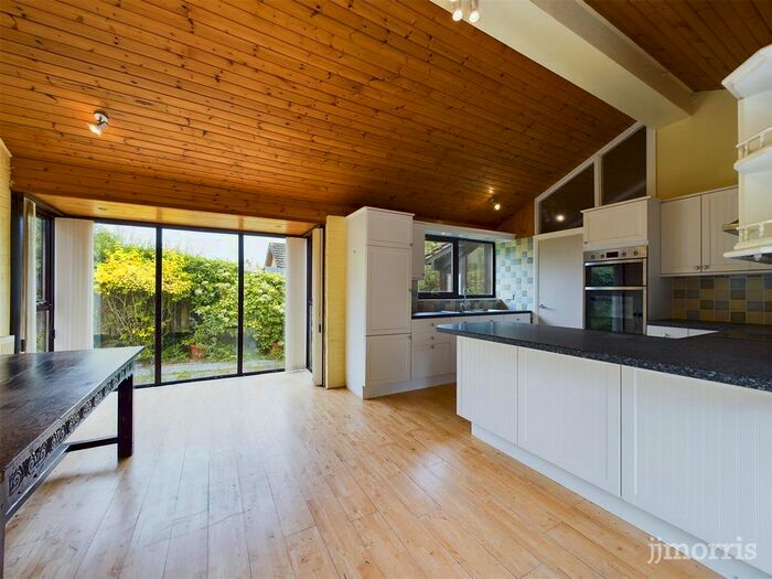 4 Bedroom Detached Bungalow For Sale In Cold Blow, Narberth, SA67