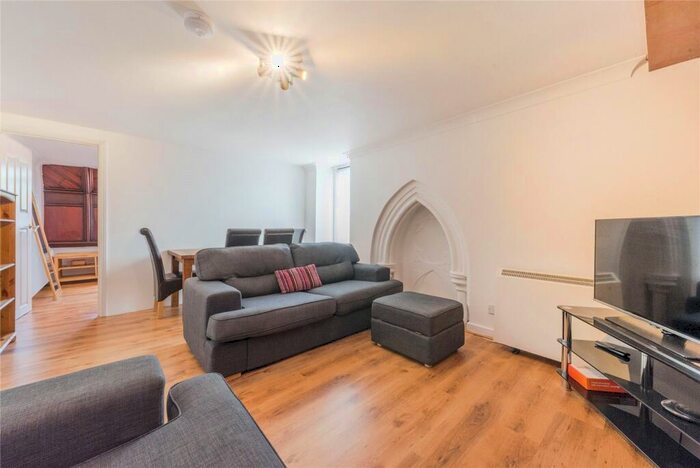 3 Bedroom Flat To Rent In St. Michael's Court, St. Leonards Road, E14