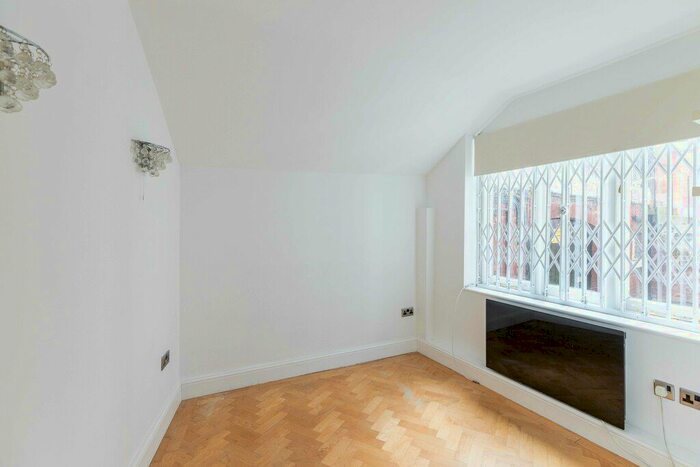 Studio To Rent In Lennox Gardens, Knightsbridge, SW1X