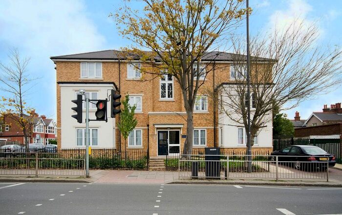 2 Bedroom Flat To Rent In Meridian Court, High Road, Harrow Weald, HA3
