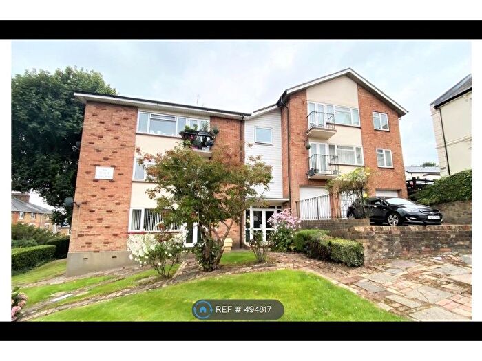 2 Bedroom Flat To Rent In Crown Street, Brentwood, CM14