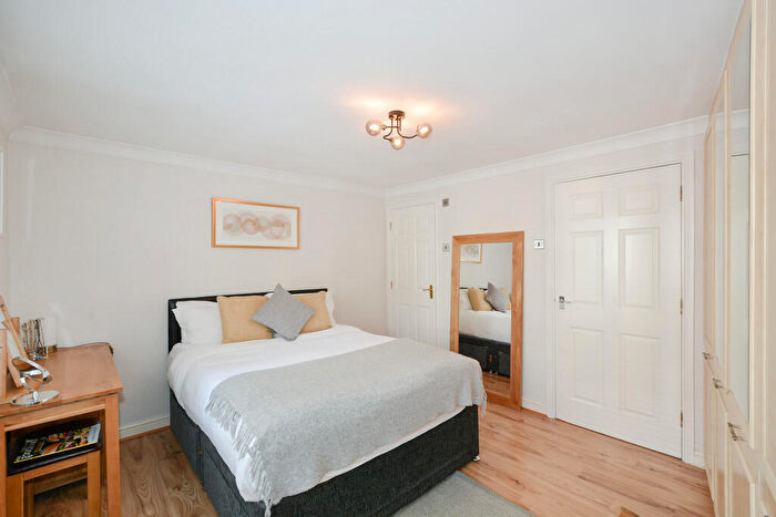 2 Bedroom Apartment To Rent In Cypress House, Woodland Crescent, SE16