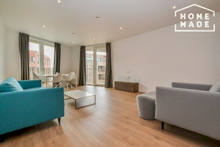 3 Bedroom Flat To Rent In Merchant House, Stratford, E20