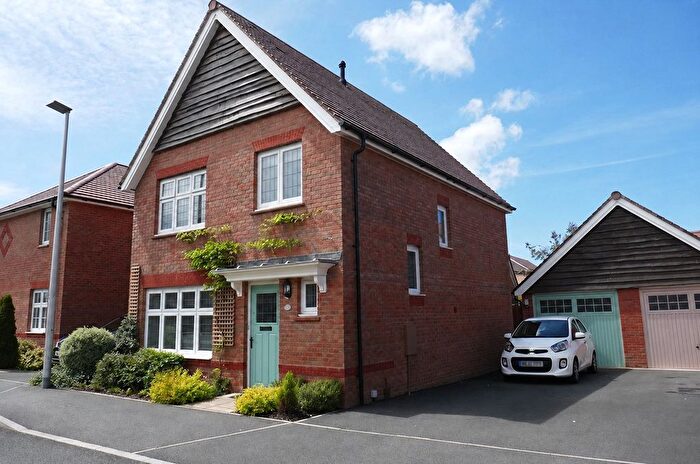 3 Bedroom Detached House To Rent In Kingdon Way, Holsworthy, Devon, EX22