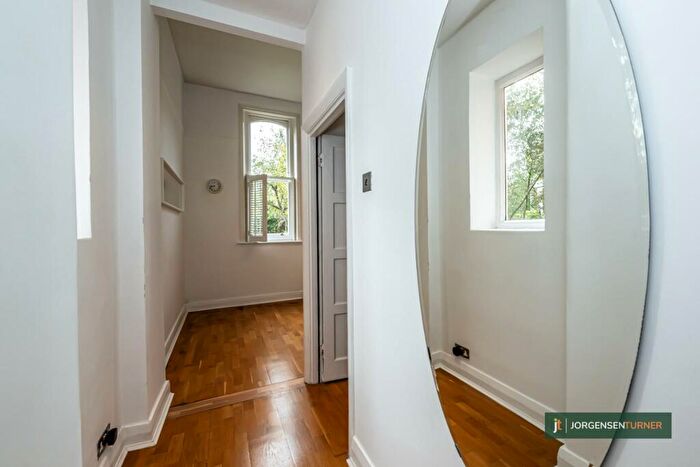 1 Bedroom Flat To Rent In * Heating Included* Mapesbury Road, London, NW2