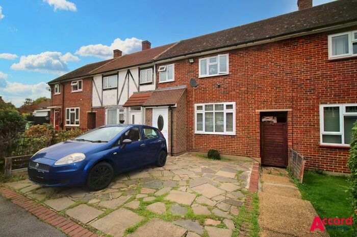 3 Bedroom Property To Rent In Tiverton Grove, Romford, RM3