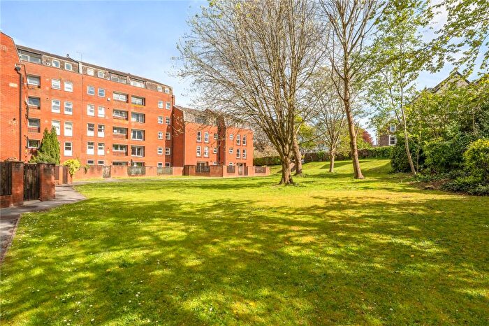 2 Bedroom Apartment For Sale In Alma Court, Clifton, Bristol, BS8