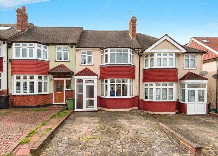 3 Bedroom Terraced House For Sale In Fairford Gardens, Worcester Park, Surrey, KT4