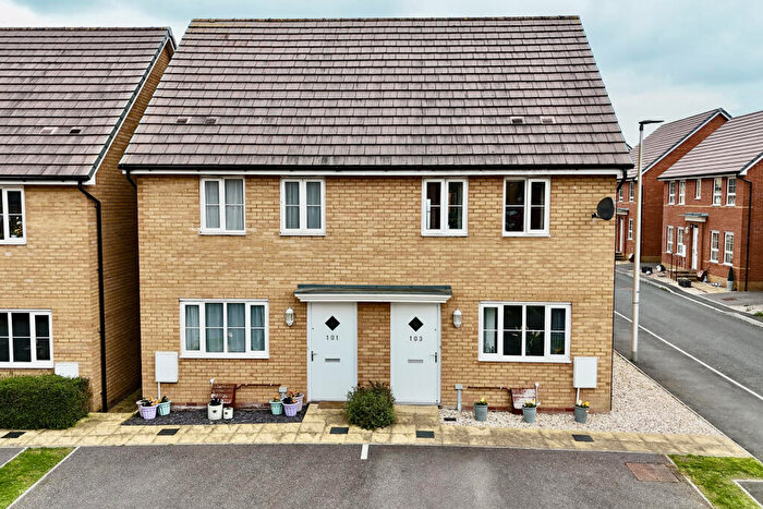 2 Bedroom Semi-Detached House For Sale In Greystone Walk, Cullompton, Devon, EX15