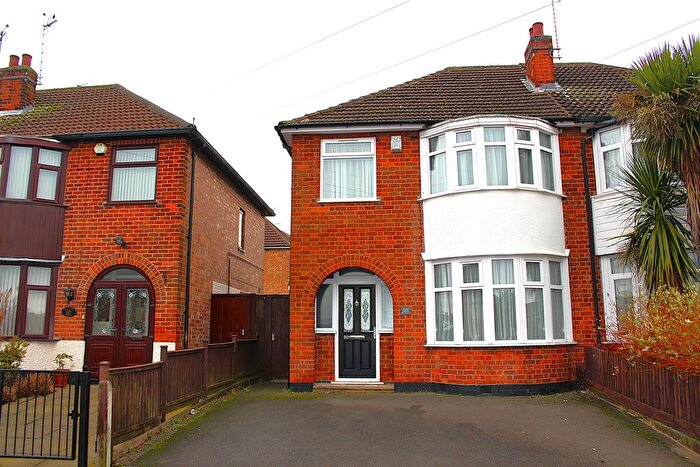 3 Bedroom Semi-Detached House To Rent In Aylestone Drive, Leicester, LE2