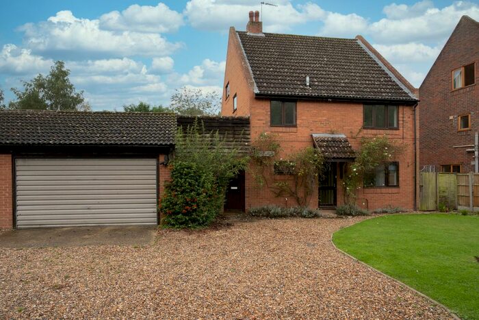 5 Bedroom Link Detached House To Rent In Grove Road, Brockdish, Diss, Norfolk, IP21