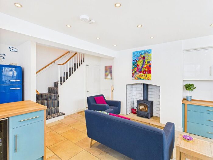 4 Bedroom Town House For Sale In Crescent Place, Whitby, YO21