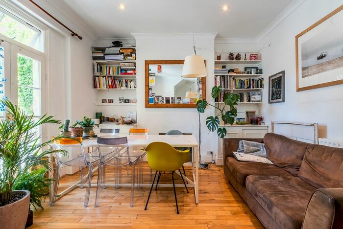 1 Bedroom Flat To Rent In Lambourn Road, SW4