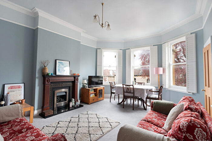 3 Bedroom Flat For Sale In Montrose Avenue, Redland, Bristol, BS6