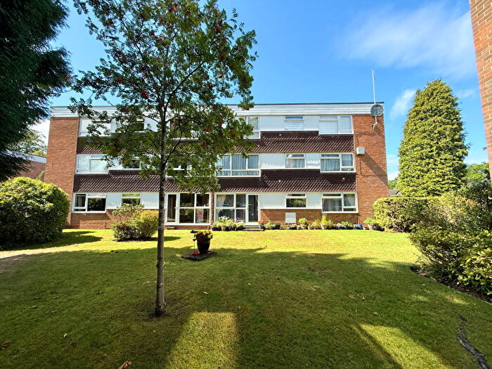 2 Bedroom Flat For Sale In Blossomfield Road, Solihull, B91