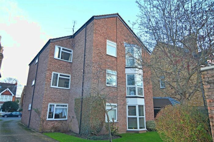 1 Bedroom Flat To Rent In Udney Park Road, Teddington, Middlesex, TW11