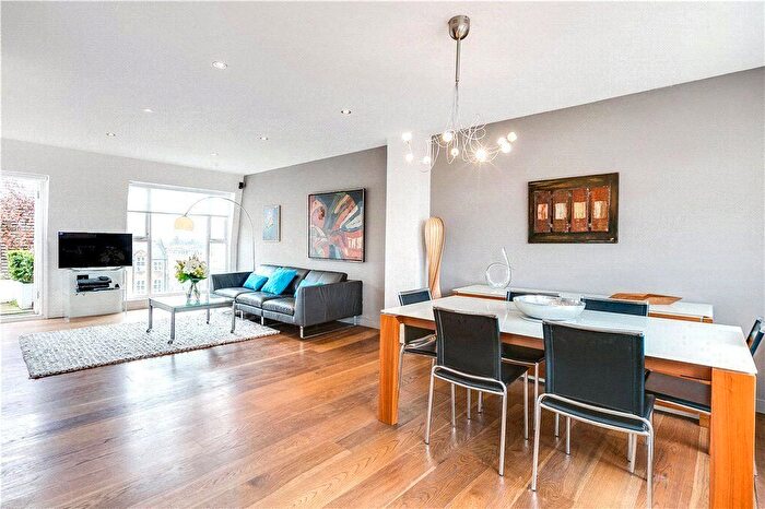 3 Bedroom Flat To Rent In Penywern Road, London, SW5