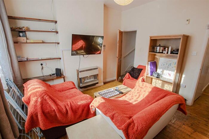 3 Bedroom House To Rent In Lottie Road, Birmingham, West Midlands, B29